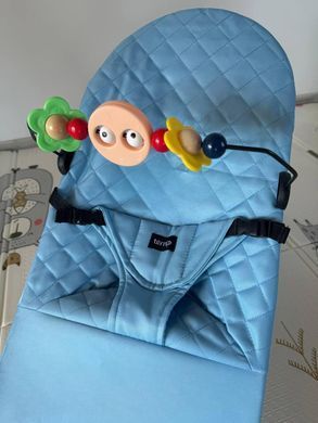 Дитячий шезлонг (крісло-гойдалка) блакитний + дуга з іграшками в подарунок, блакитний